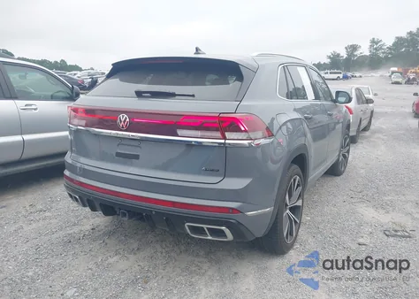 2024 Volkswagen Atlas Cross Sport 2.0T Sel Premium R-Line z USA, uszkodzony, nr VIN 1V2FE2CA4RC207657